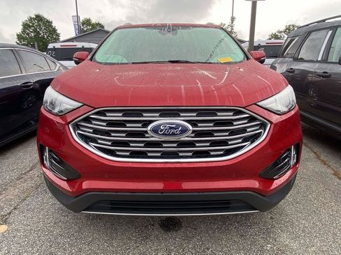 Used 2023 Ford Edge Titanium AWD/4WD image 2