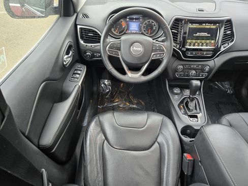 Used 2019 Jeep Cherokee Limited w/ Luxury Group image 12