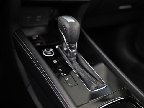 Used 2024 Nissan Kicks SV FWD image 39