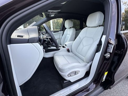 New 2026 Porsche Macan S image 5