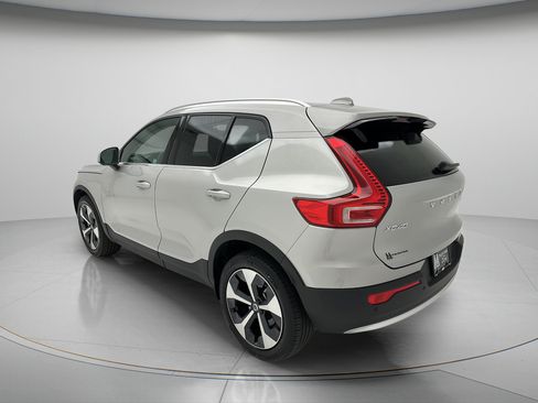 Used 2024 Volvo XC40 B5 Core AWD/4WD image 6