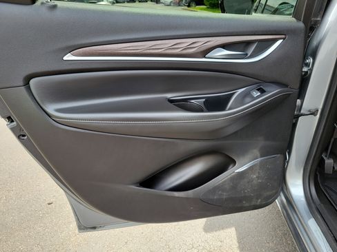 Used 2023 Buick Enclave Avenir w/ Avenir Technology Package AWD/4WD image 15