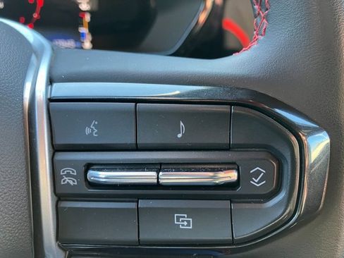 Used 2023 Chevrolet Colorado Z71 w/ Z71 Convenience Package 2 image 11