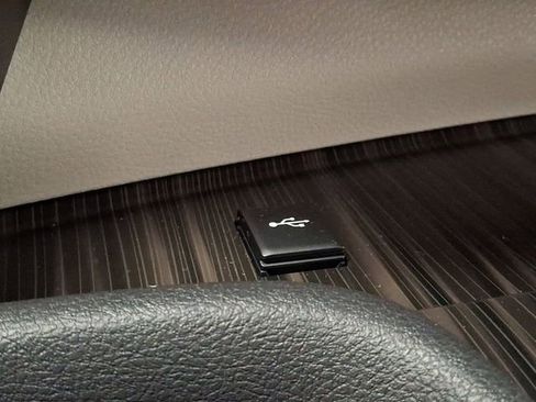 Used 2024 Toyota Sienna Platinum image 26