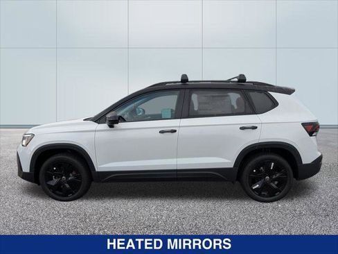 New 2025 Volkswagen Taos SE FWD image 2
