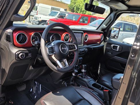 Used 2023 Jeep Wrangler Unlimited Rubicon w/ LED Lighting Group AWD/4WD image 10