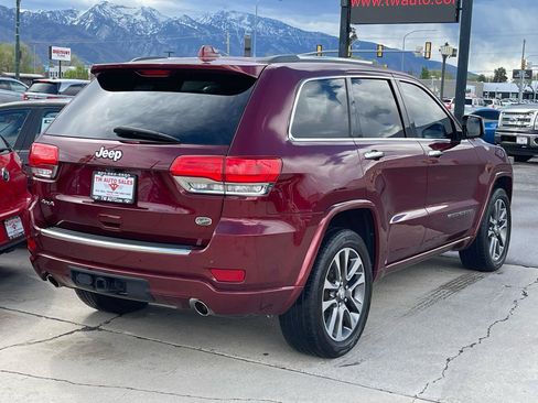 Used 2018 Jeep Grand Cherokee Overland image 5