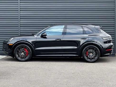 Used 2026 Porsche Cayenne GTS AWD/4WD image 2