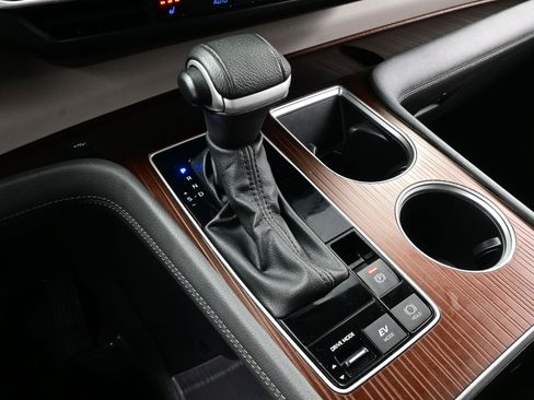 Used 2024 Toyota Sienna XLE image 23