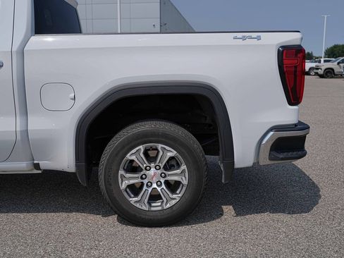 Used 2025 GMC Sierra 1500 SLT AWD/4WD image 12