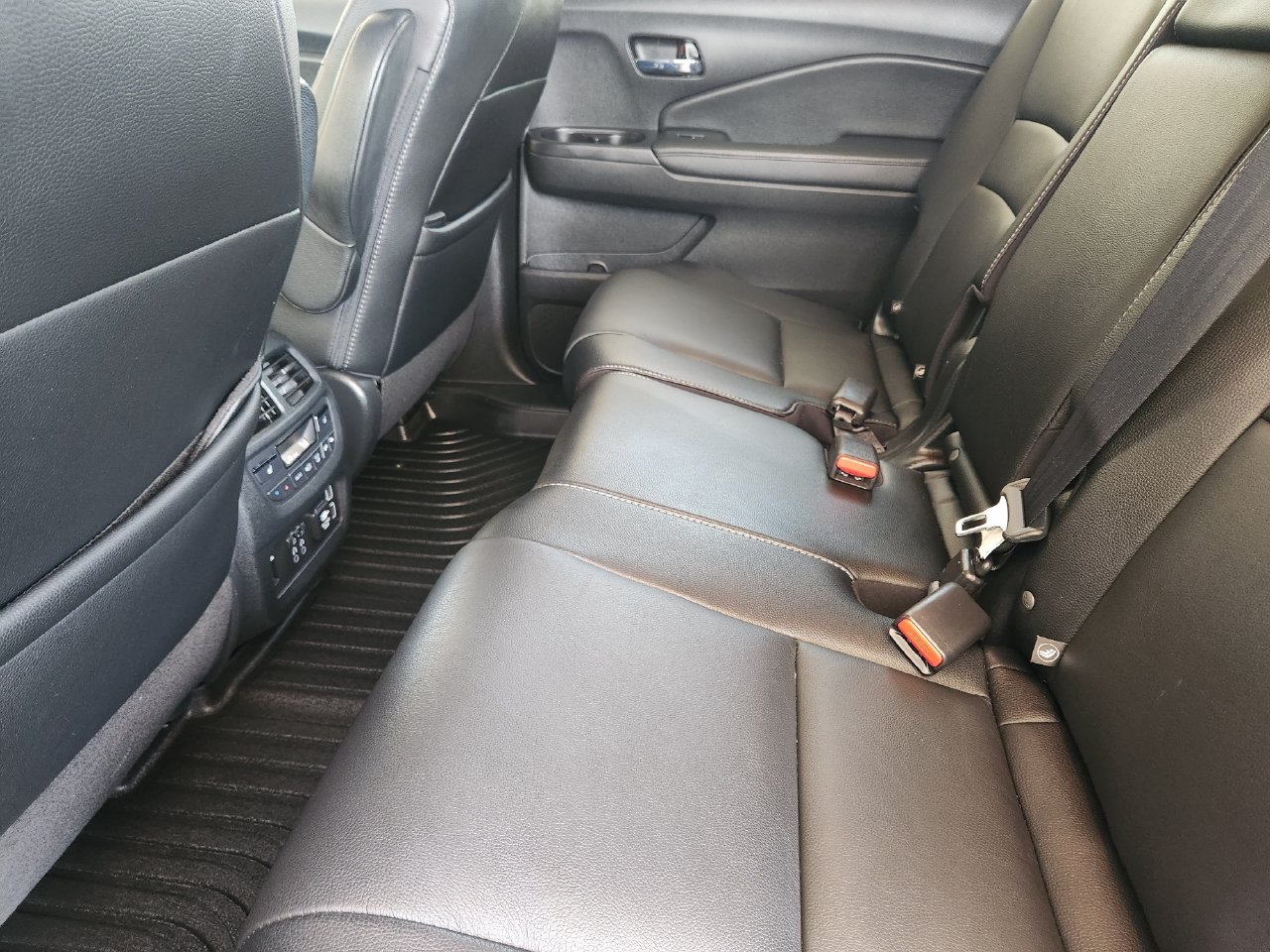 Certified 2022 Honda Pilot Touring image 29