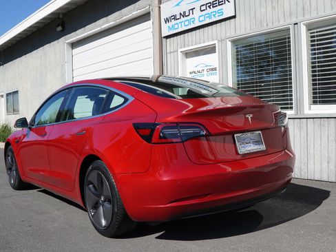 Used 2018 Tesla Model 3 Mid Range RWD image 16