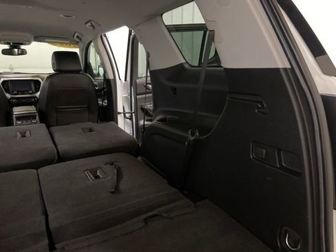 Used 2023 GMC Acadia SLT AWD/4WD image 16