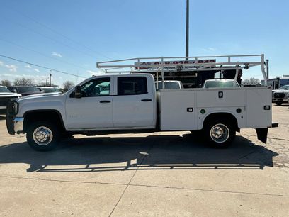 Used 2018 GMC Sierra 3500 4x4 Crew Cab w/ Sierra Convenience Package