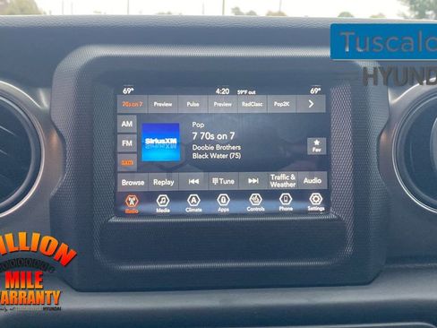 Used 2023 Jeep Gladiator Sport image 20