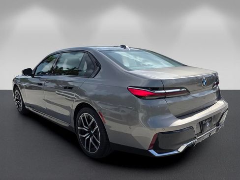 Used 2024 BMW 740i w/ Executive Package RWD image 6