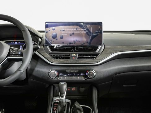 New 2025 Nissan Altima 2.5 SL image 15