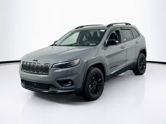 Used 2023 Jeep Cherokee Altitude Lux w/ Lux Elite Package video 1