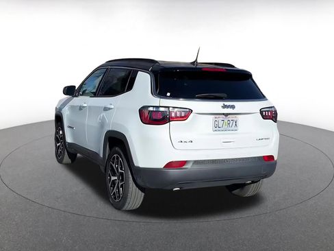 Used 2025 Jeep Compass Limited image 11