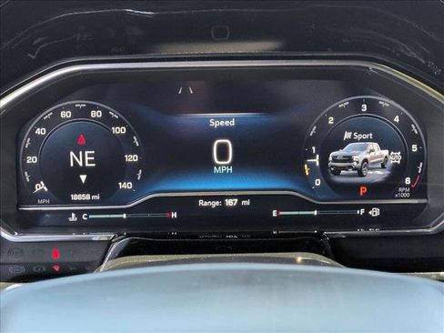 Used 2024 Chevrolet Silverado 1500 LT Trail Boss w/ Convenience Package II AWD/4WD image 7