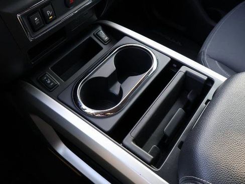 Certified 2024 Nissan Titan SV w/ SV Convenience Package image 21