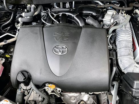 Used 2022 Toyota Highlander XLE FWD image 33