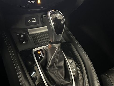 Used 2020 Nissan Rogue SL FWD image 25
