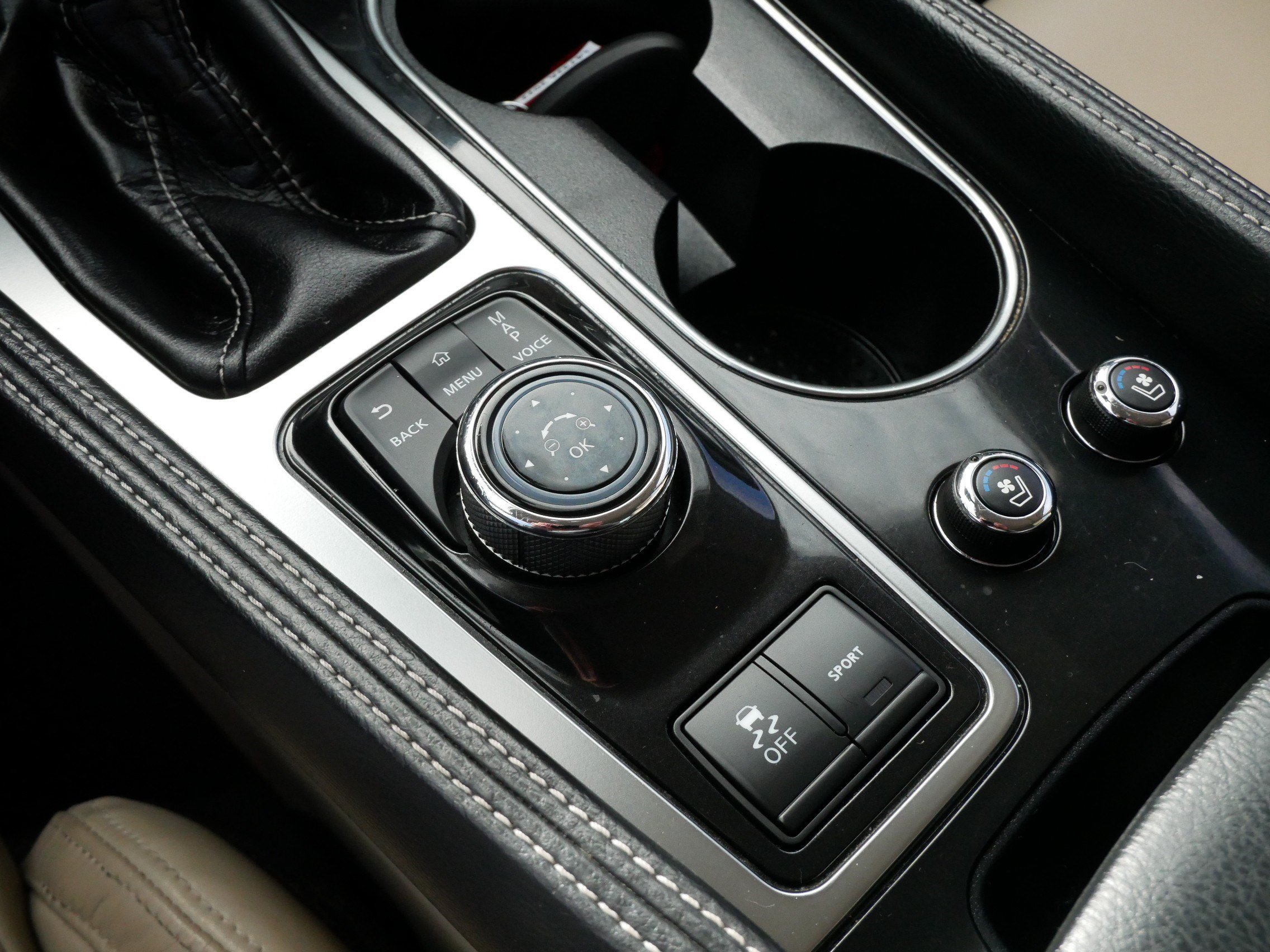 Used 2022 Nissan Maxima Platinum w/ Sport Mat Group FWD image 25
