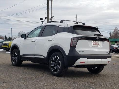 New 2026 Nissan Kicks SV w/ SV Premium Package image 4