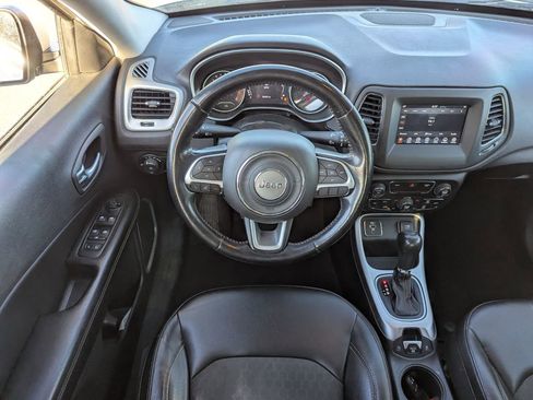 Used 2020 Jeep Compass Latitude image 27