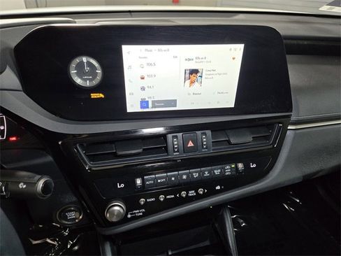 Certified 2023 Lexus ES 350 w/ Premium Package image 31