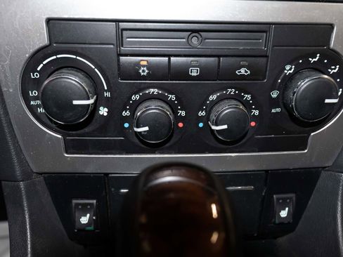 Used 2005 Chrysler 300 C w/ Navigation & Sound Group II RWD image 24