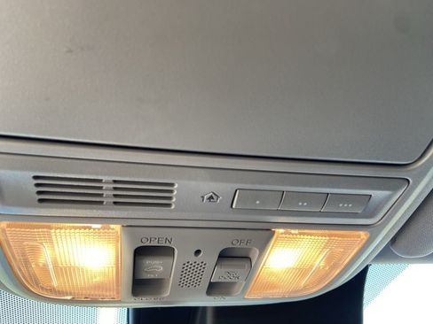Used 2018 Honda Pilot Touring image 49