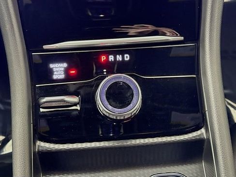 Used 2025 Jeep Grand Cherokee Limited w/ Luxury Tech Group II image 17