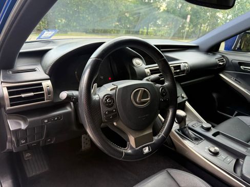 Used 2016 Lexus IS 200t image 10