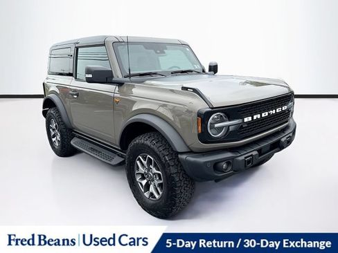 Certified 2025 Ford Bronco Badlands AWD/4WD image 1