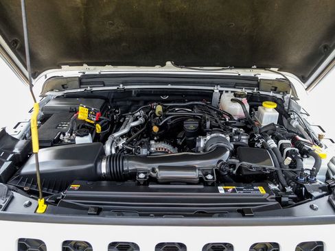 Used 2023 Jeep Gladiator Sport AWD/4WD image 54