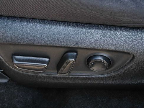 Used 2022 Toyota RAV4 XLE w/ Convenience Package FWD image 29