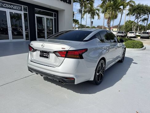 Used 2023 Nissan Altima 2.5 SR FWD image 3