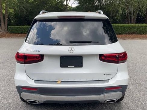 Used 2021 Mercedes-Benz GLB 250 image 8