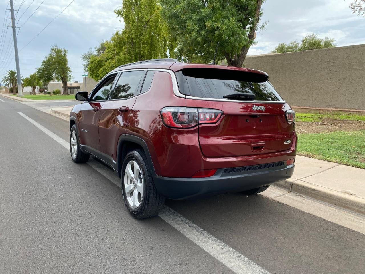 Used 2021 Jeep Compass Latitude FWD image 11