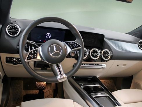 Used 2026 Mercedes-Benz GLA 250 image 13