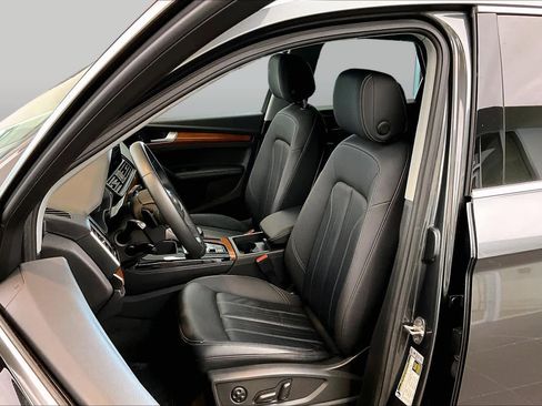 Used 2023 Audi Q5 2.0T Premium Plus w/ Premium Plus Package AWD/4WD image 8