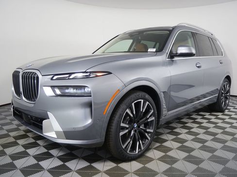 New 2026 BMW X7 xDrive40i w/ Premium Package AWD/4WD image 7