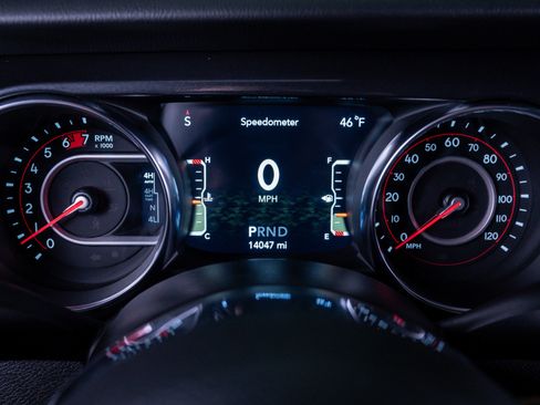 Used 2021 Jeep Wrangler Unlimited Rubicon w/ Trailer Tow Package image 23