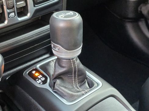 Used 2019 Jeep Wrangler Unlimited Sahara image 35