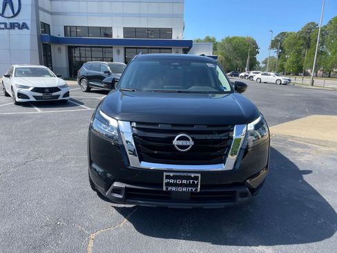 Used 2025 Nissan Pathfinder SV FWD image 7