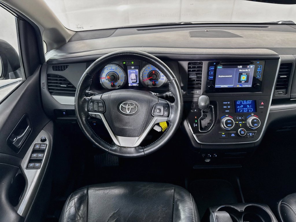 Used 2016 Toyota Sienna SE FWD image 24