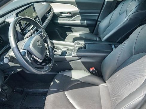 Used 2024 Toyota Grand Highlander FWD image 19
