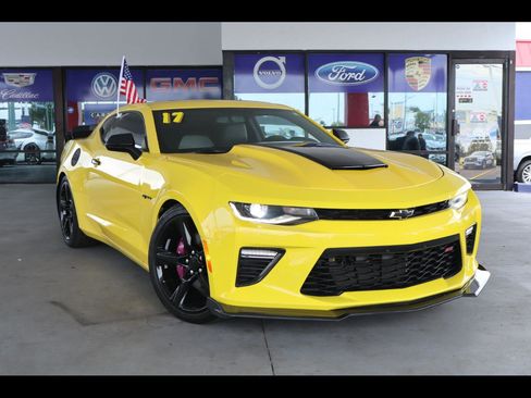 Used 2017 Chevrolet Camaro SS RWD image 1